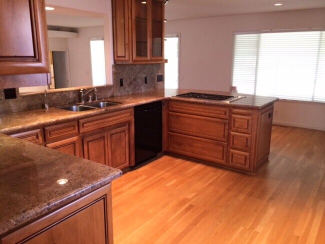 Building Photo - 2 BDRM/3 BATH Fair Oaks Home with an AMAZING view of North Ridge Country Club*** Coming Soon!