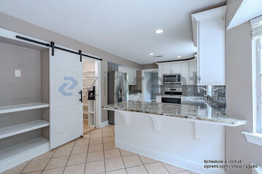 Building Photo - 665 Ravensworth Dr