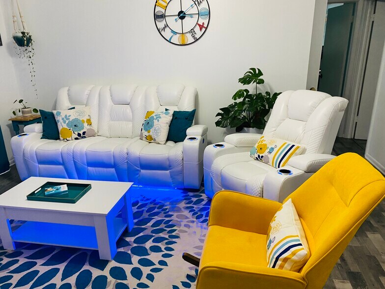 Building Photo - 4938 Alder Dr