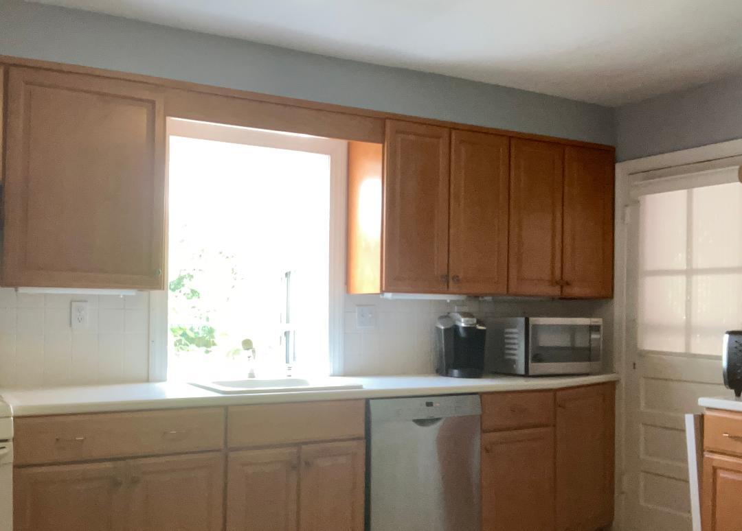 Shared main kitchen - 3741 4th St N