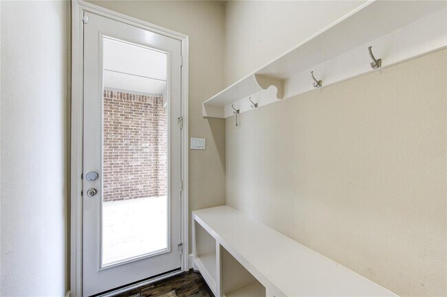 Building Photo - 2827 Winthrop Mdw Wy