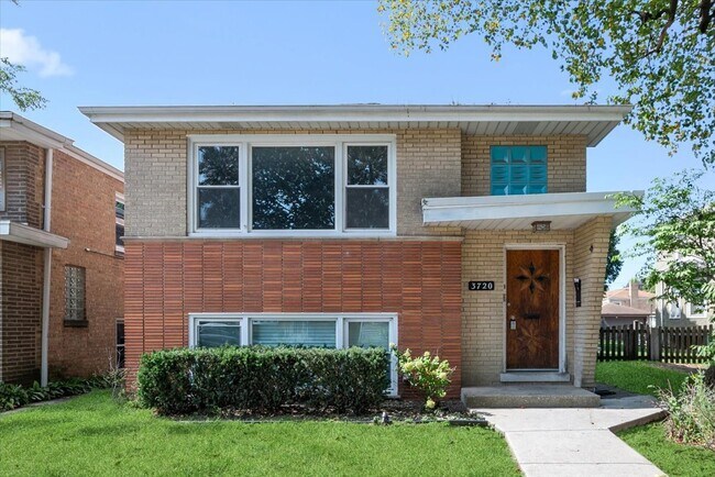 Primary Photo - 3720 East Ave