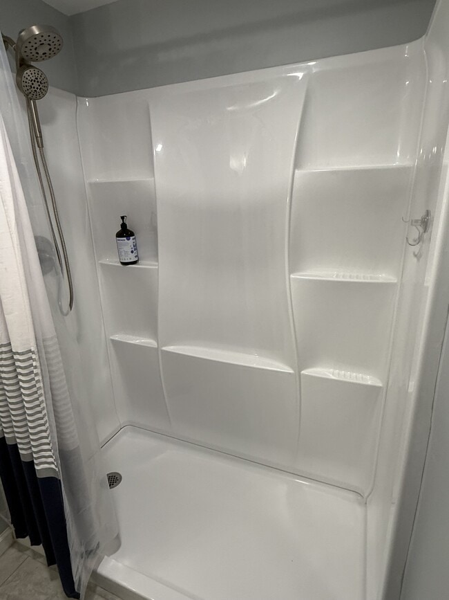 Building Photo - 166 Gwenedd Ln