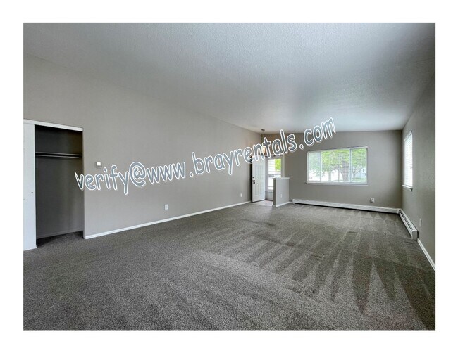 Building Photo - 3 Burgundy Ct