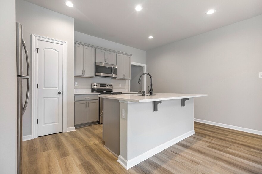 Building Photo - 5615 Stuga Dr