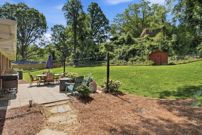 Building Photo - 1338 Northwood Cir NE