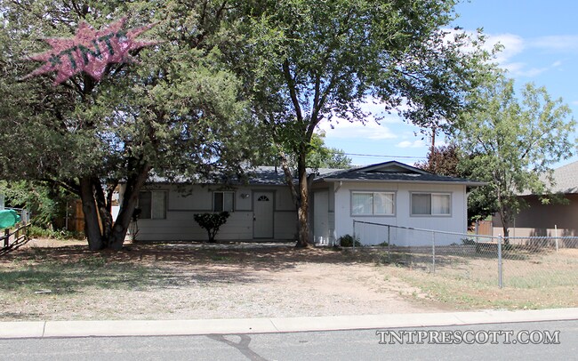 Primary Photo - Home in Prescott on Cul-De-Sac