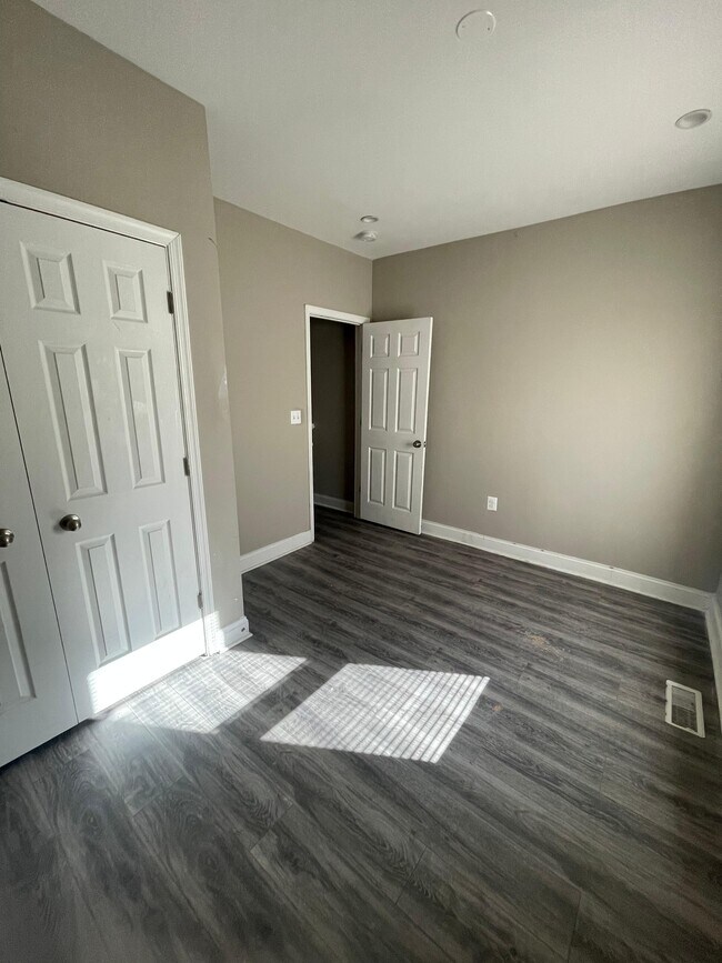 Building Photo - Druid Hill #2