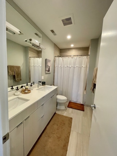 Building Photo - 3334 N Southport Ave