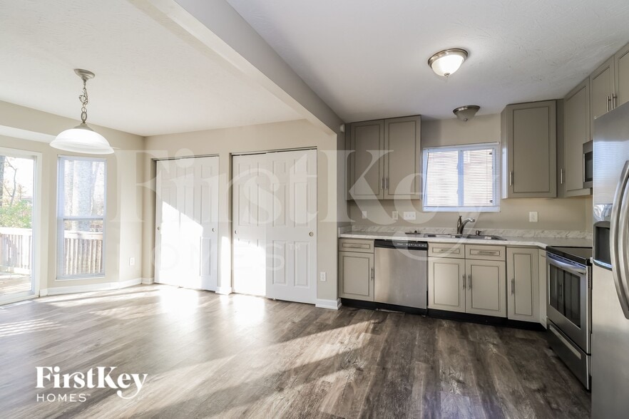 Building Photo - 53 Wooded Ridge Dr