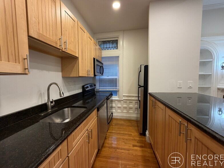 Building Photo - 195 Commonwealth Ave