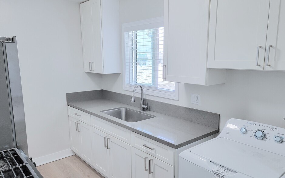 Kitchen 6 - 4146 Redondo Beach Blvd