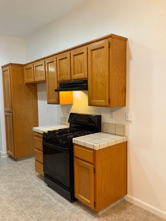 Building Photo - Ready For YOU!