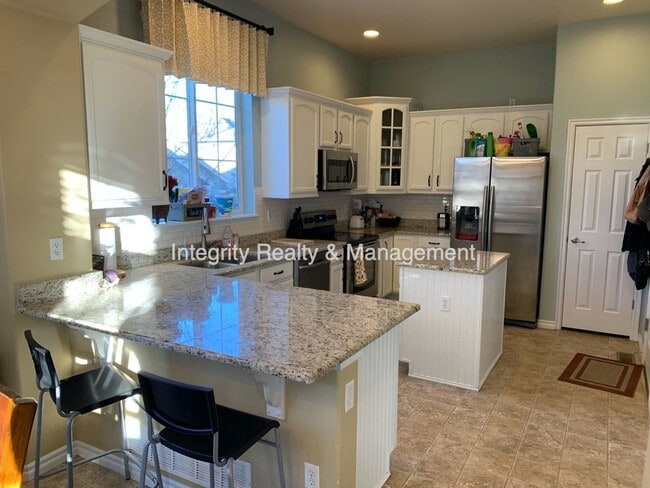 Building Photo - 3025 Redhaven Way