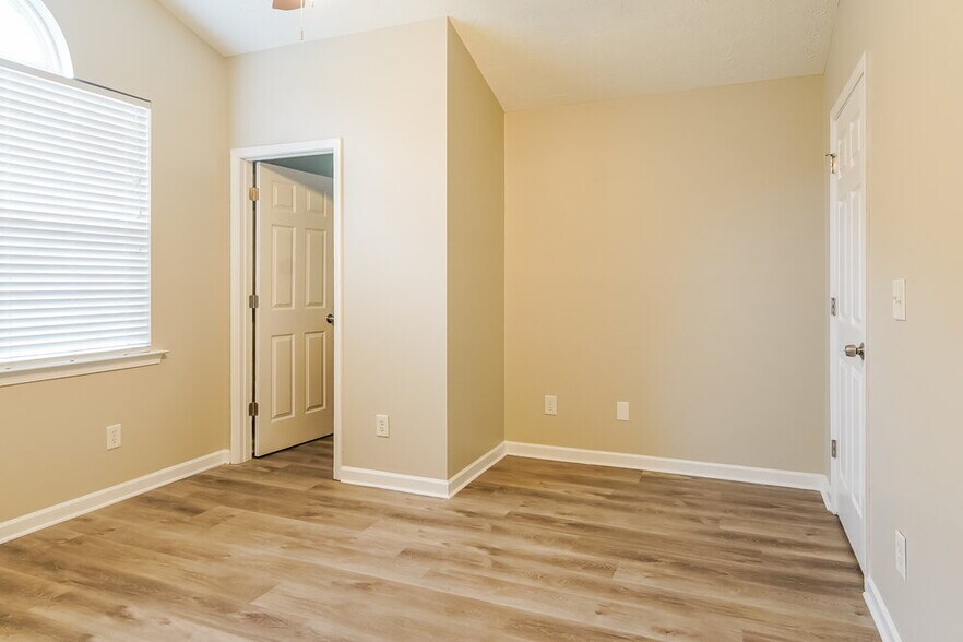 Building Photo - 145 Prescott Ct