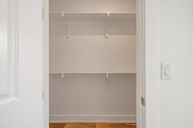 Building Photo - 1301 Cometa St