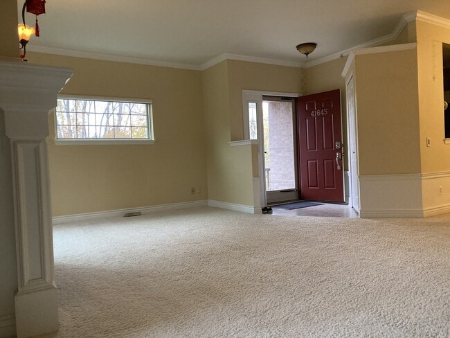 Building Photo - 41645 Copper Creek Dr