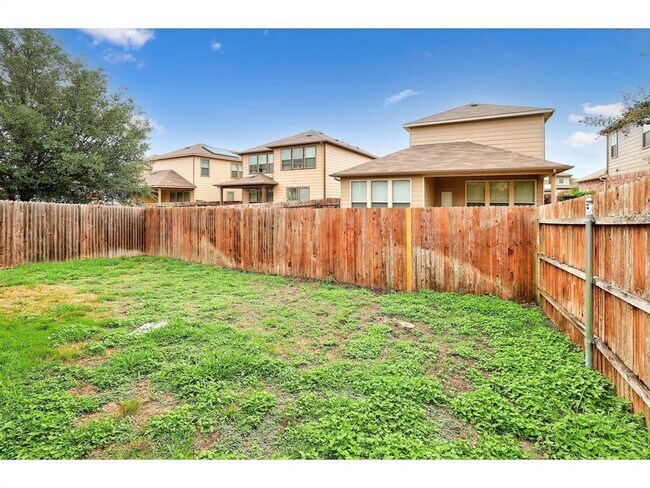 Building Photo - 16021 Travesia Way