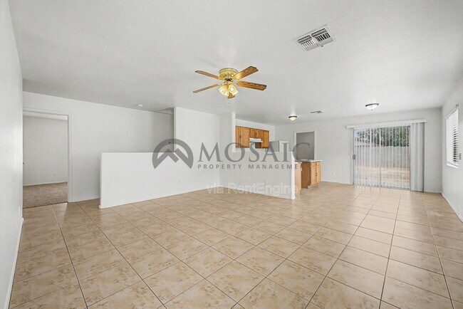 Building Photo - 1004 E Cowboy Cove Trail