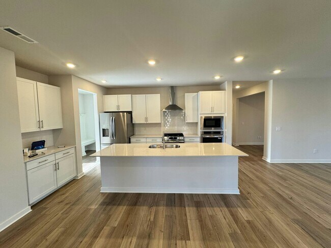 Building Photo - 3412 Shigo St