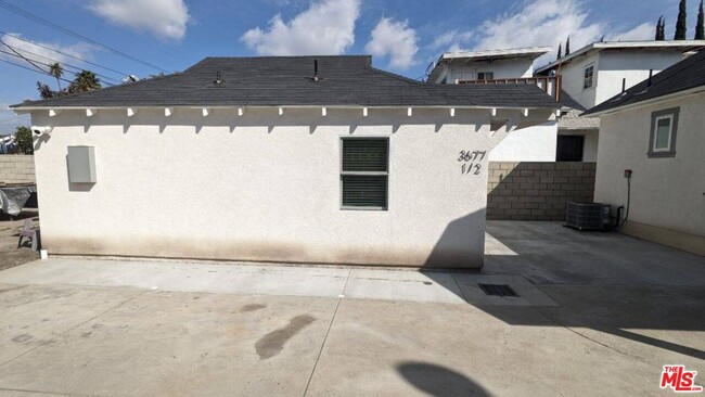 Building Photo - 3677 3rd Ave