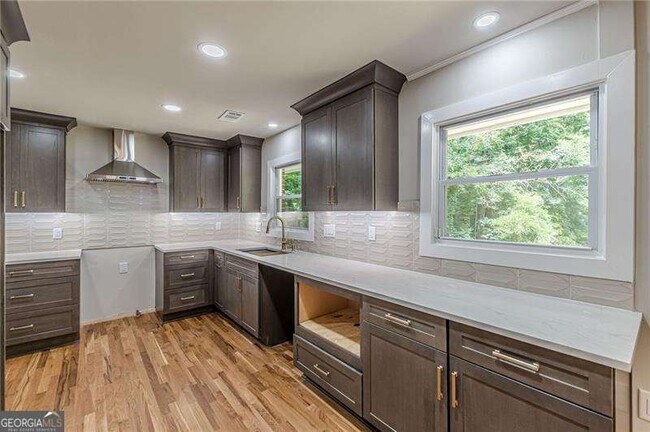 Building Photo - 1624 Dodson Dr SW