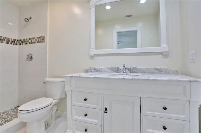 Building Photo - 4300 S Ocean Blvd