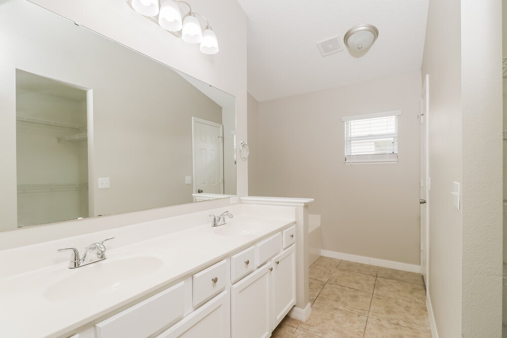Building Photo - 926 Vanderbilt Dr