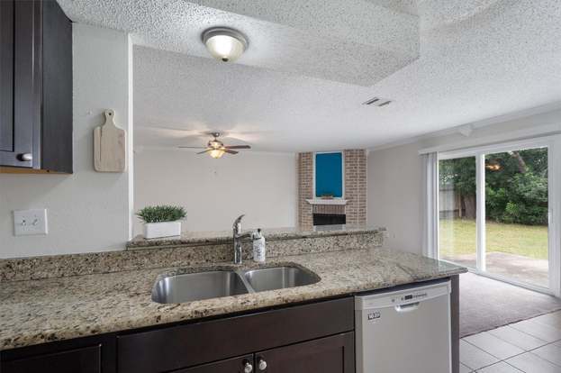 Building Photo - 2204 Silver Spur Dr