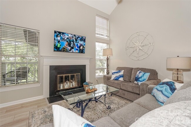 Building Photo - 20105 Henderson Rd