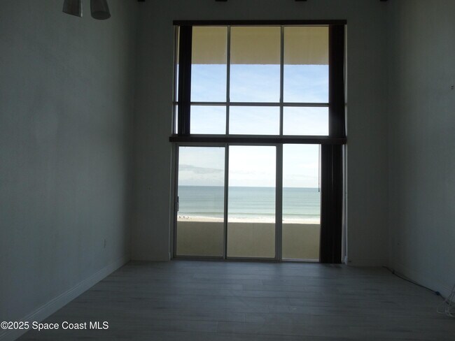 Building Photo - 5050 Ocean Beach Blvd
