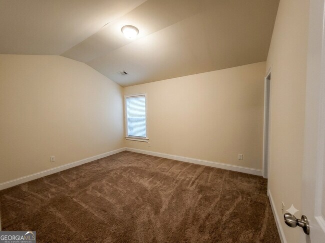 Building Photo - 165 Regency Pl