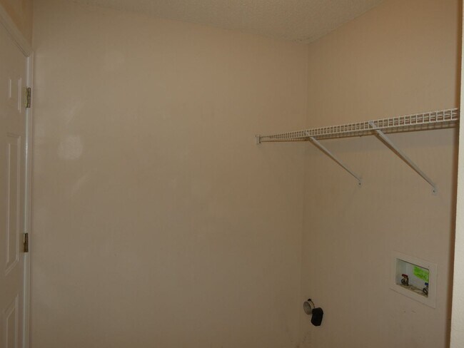 Building Photo - 3 Bedroom Home Near NAS Pensacola