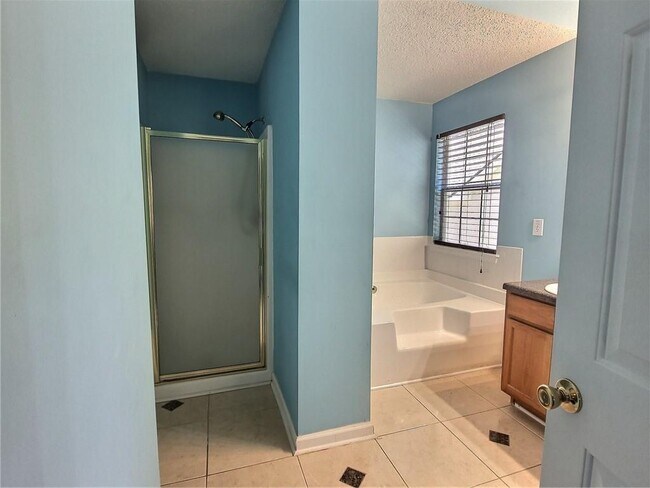 Building Photo - 1734 Spring Hill Cove