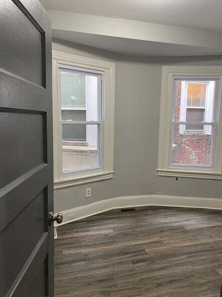 Building Photo - 6217 Haverford Ave