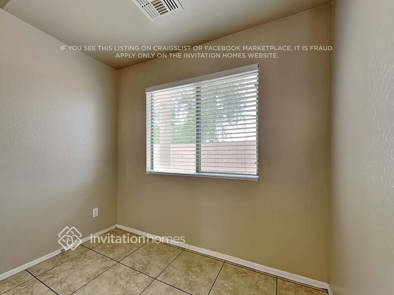 Building Photo - 3433 W La Salle St