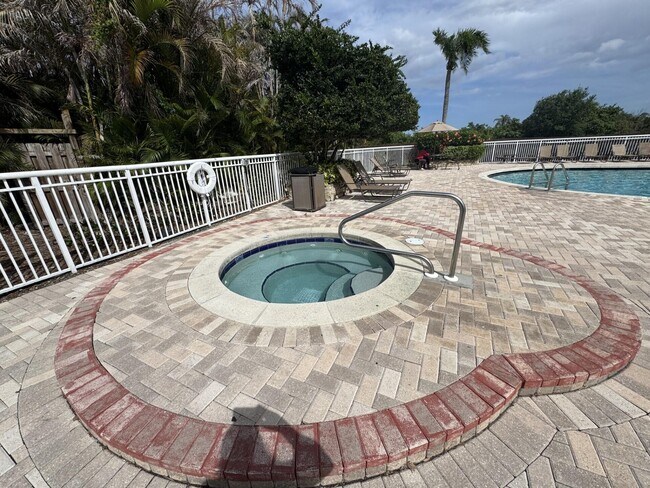 Building Photo - 110 SW Peacock Blvd