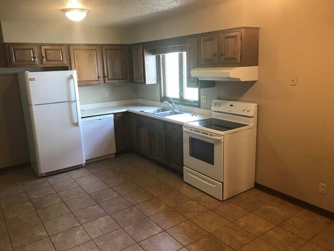 Building Photo - 319 Opal Cir