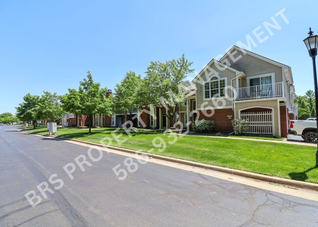 Building Photo - 2 Bedroom 2 Bathroom Condo in Sterling Heights