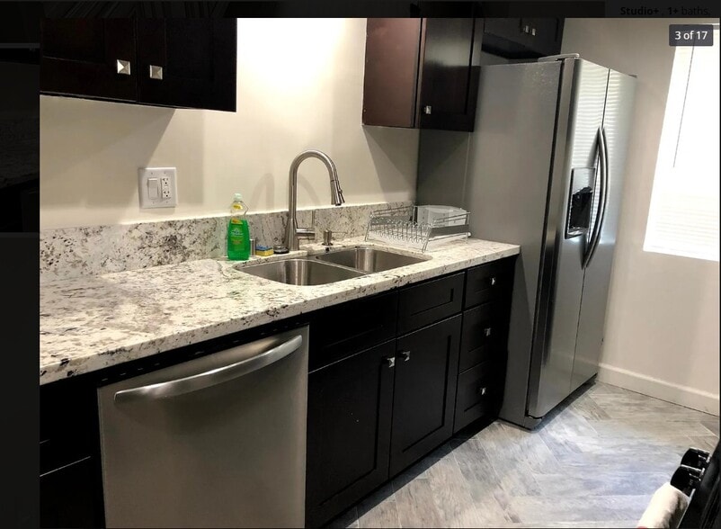 Building Photo - 807 N Alfred St.