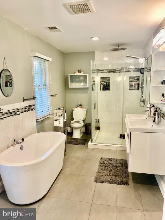 Building Photo - 1542 Crowell Rd