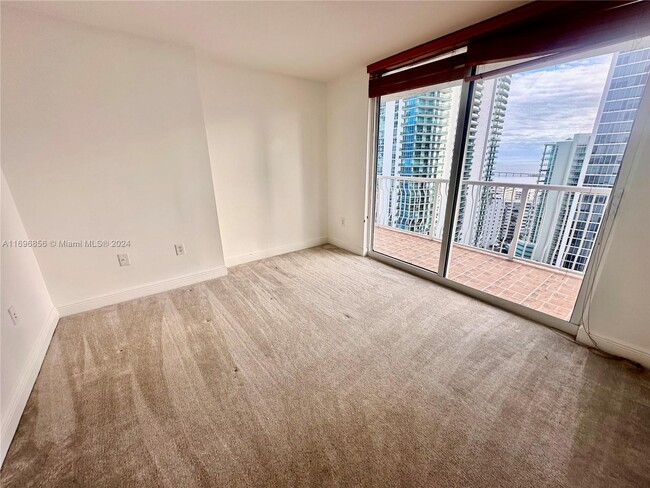 Building Photo - 1200 Brickell Bay Dr