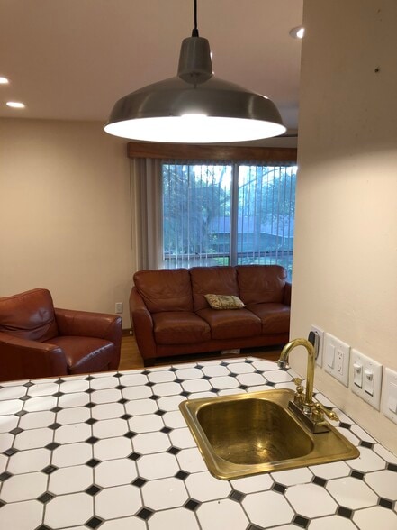 Wet bar - 2842 SW 1 Ave