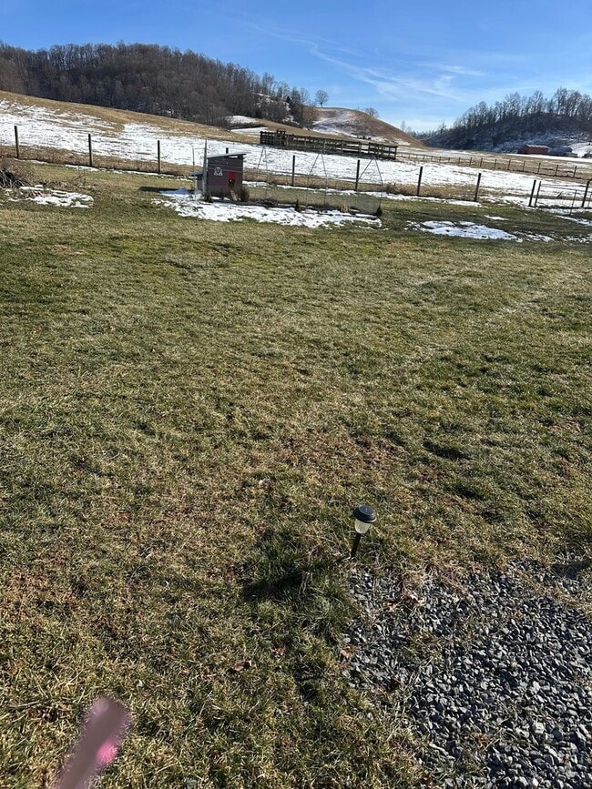 Building Photo - Lovely Rancher in Washington County VA