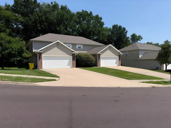 Building Photo - 1912 N Orie Dr