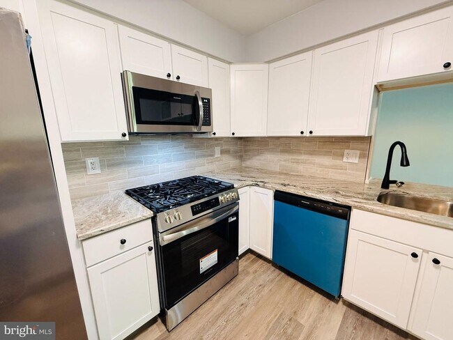 Building Photo - 4405 Waterperry Ct