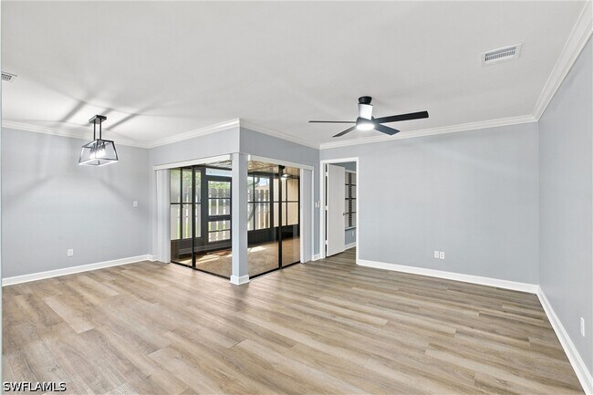 Building Photo - 646 SE 12th Ct