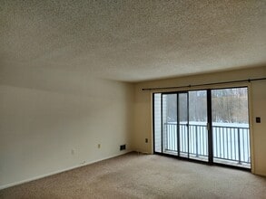 Building Photo - 19 Mendrey Ct