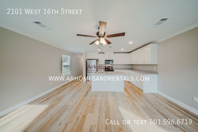 Building Photo - 2101 W 16th St