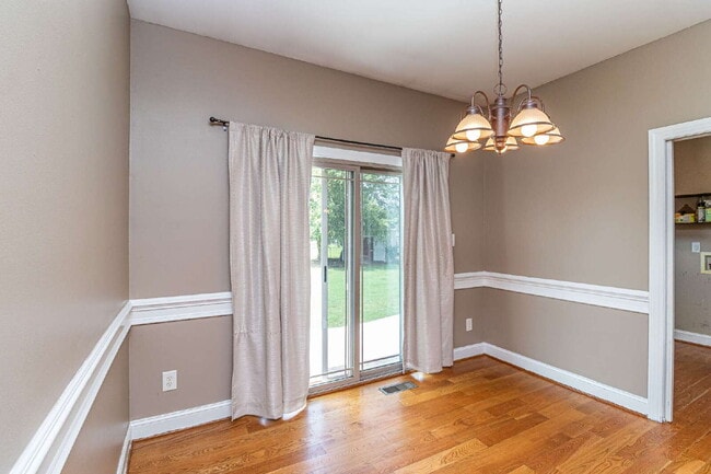 Building Photo - Spacious 2-Story in Pikeville! 3 BR | 2.5 BA w/ Bonus Room *Lawn Care / Trash Included*